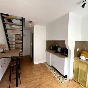 Maisonnette Dans Vieux Village Hébergement de vacances